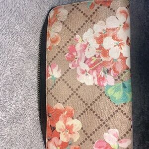 LOVE TROVE WALLET